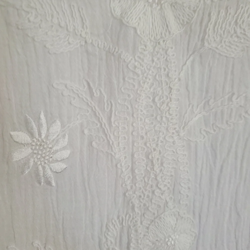 Sundance cataloge white cotton Gauze embroidered dress, size medium - Picture 10 of 12